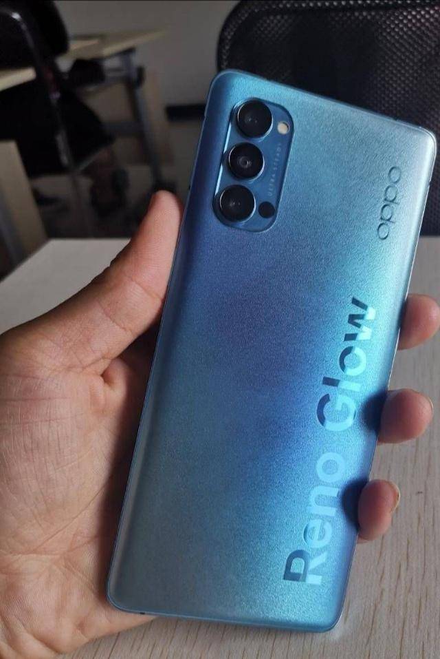 oppo reno4真机提前曝光,65w快充 曲面打孔屏,值得入手 ?_vivo