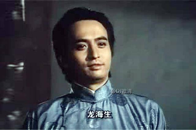 黎汉持扮演龙海生这些年梁小龙也一直都在演戏,《功夫》中的火云邪神