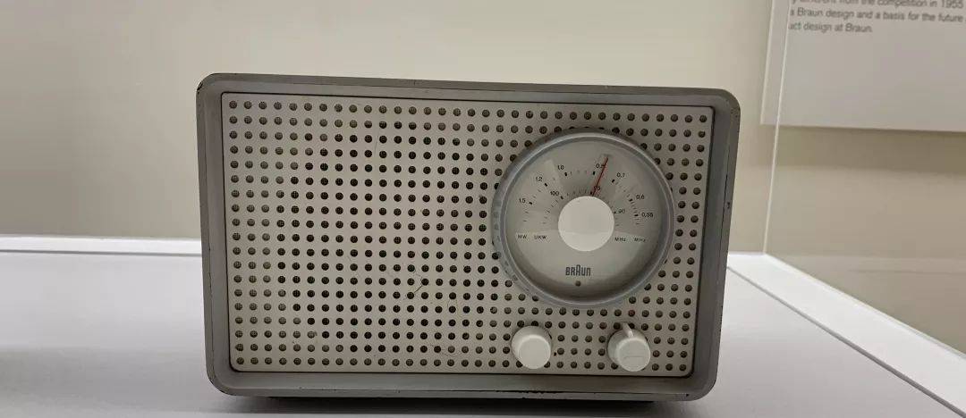 sk1/sk2型台式收音机是承载了博朗设计的第一款产品.