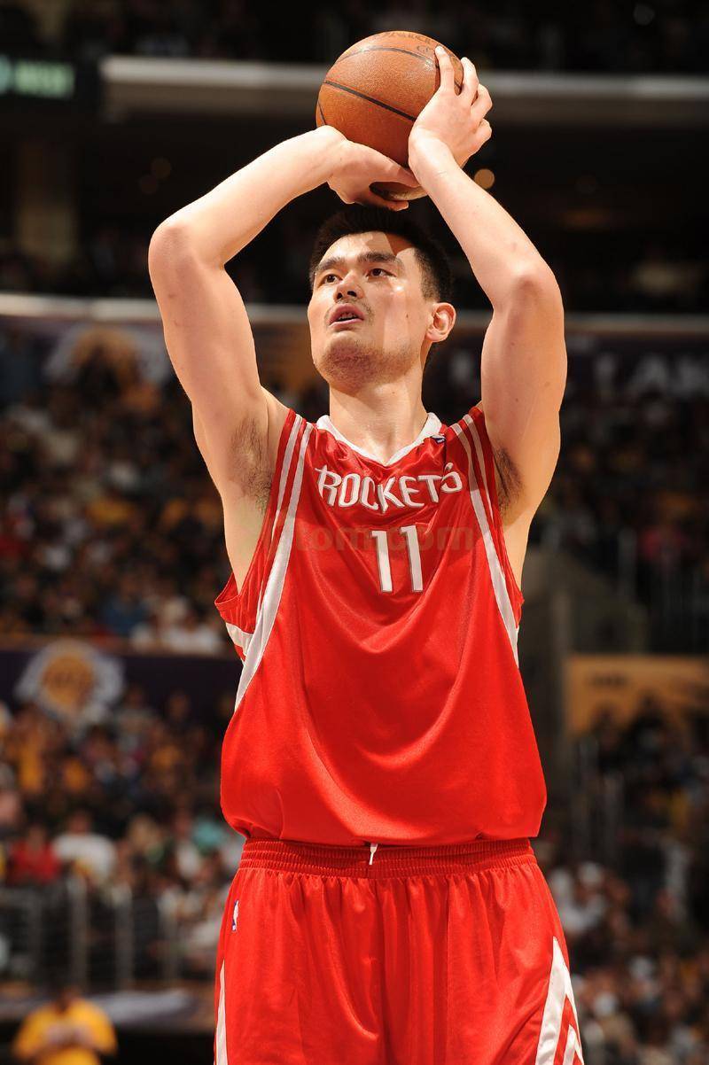 姚明nba职业生涯工资汇总_手机搜狐网