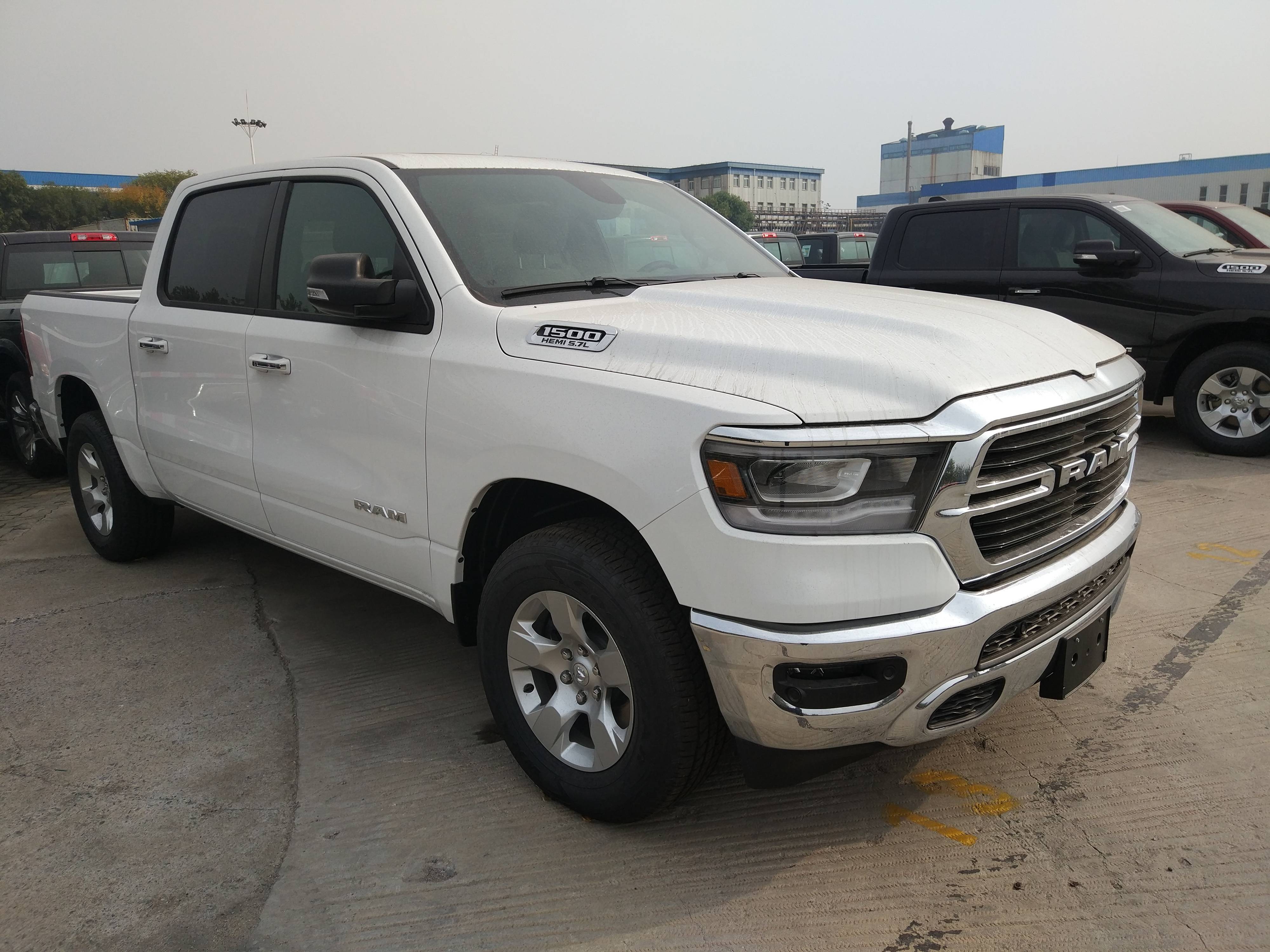 疯抢!2020款道奇公羊大角牛价格探底不到40 配置参数详解