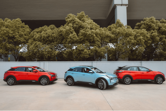 哪吒u全自动泊车成功挑战 5.3米极限小车位