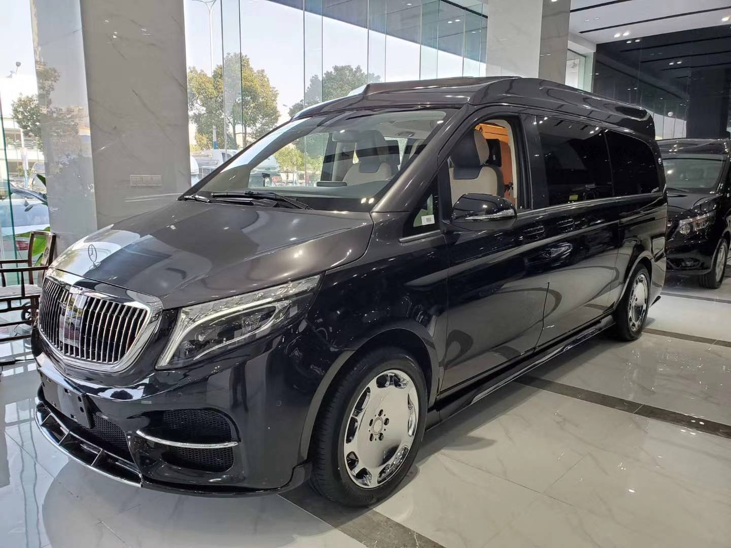 迈巴赫vs900的奢华程度哪个人见了不喜欢