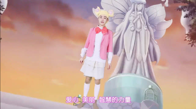 原创低成本cos又来了继叶罗丽和菲梦少女后夏安安与椿登场