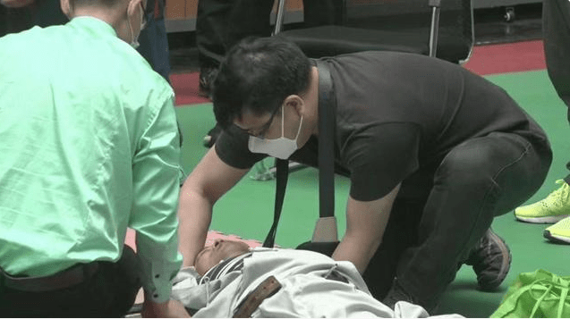 比赛裁判回忆马保国倒地细节三次都是屁股先着地