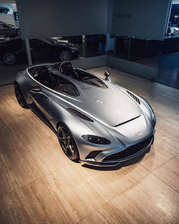 全球限量88台阿斯顿马丁限量版v12speedster