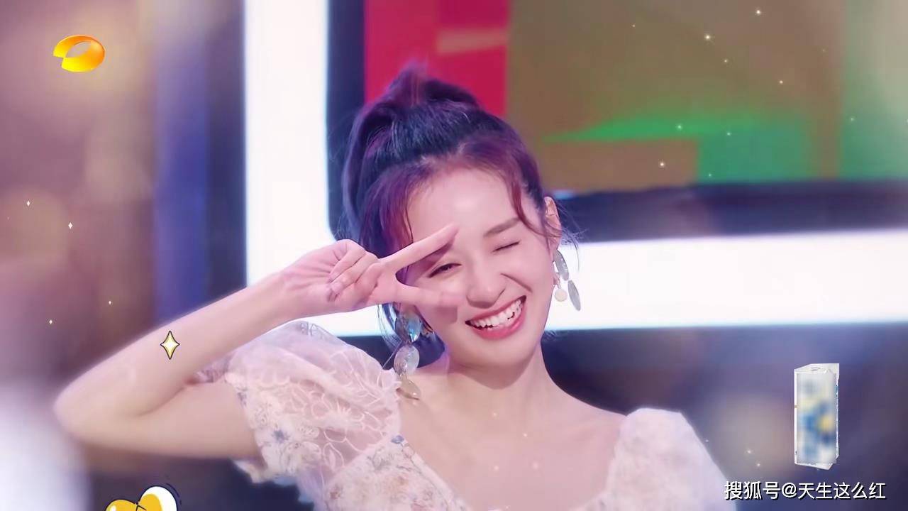 冲着郑合惠子这么尴尬,选了她……后面她跟苏青演迷你喜剧,两人分饰女