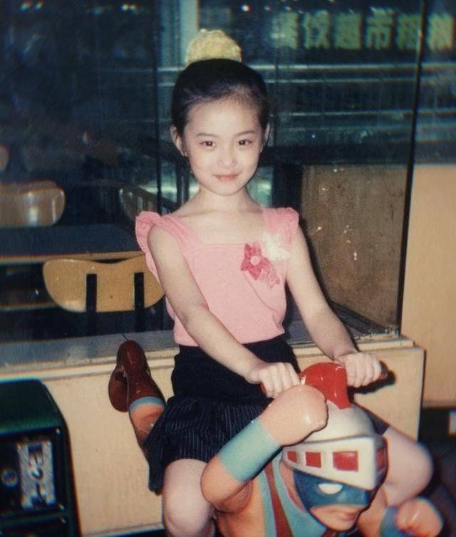 原创创3学员晒童年照庆六一看到陈卓璇终于知道她为啥这么傲娇了