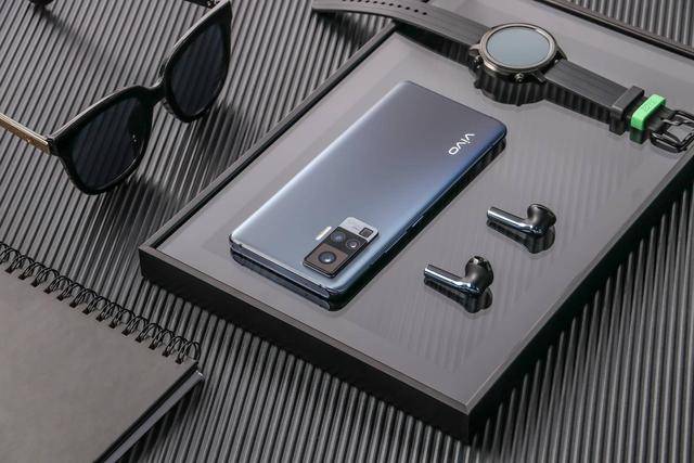 vivox50pro引力图赏掀开影像旗舰新篇章资深颜控一眼就心动