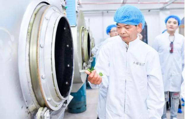 又迎开学季湖畔大学精英云集小罐茶创始人杜国楹前来报到