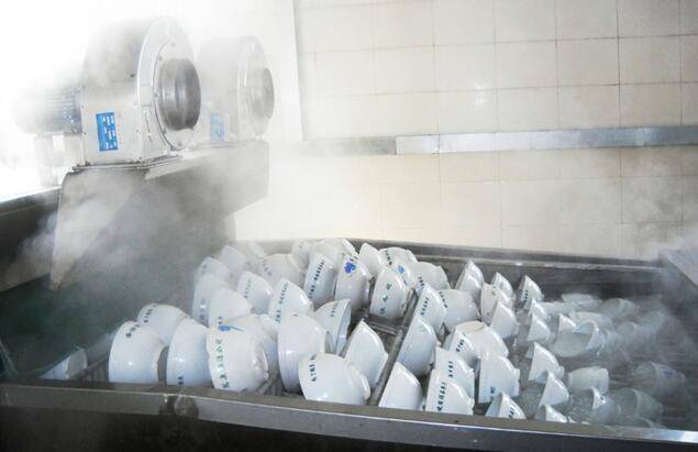 餐具的消毒工作一直是餐饮业的重中之重,而高温蒸汽消毒具有良好的