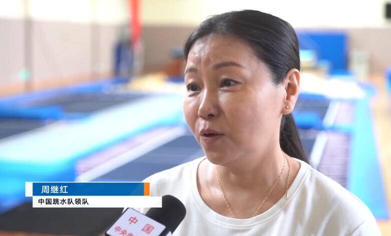 超两斤穿羽绒服跑步,世界冠军裹保鲜膜_任茜