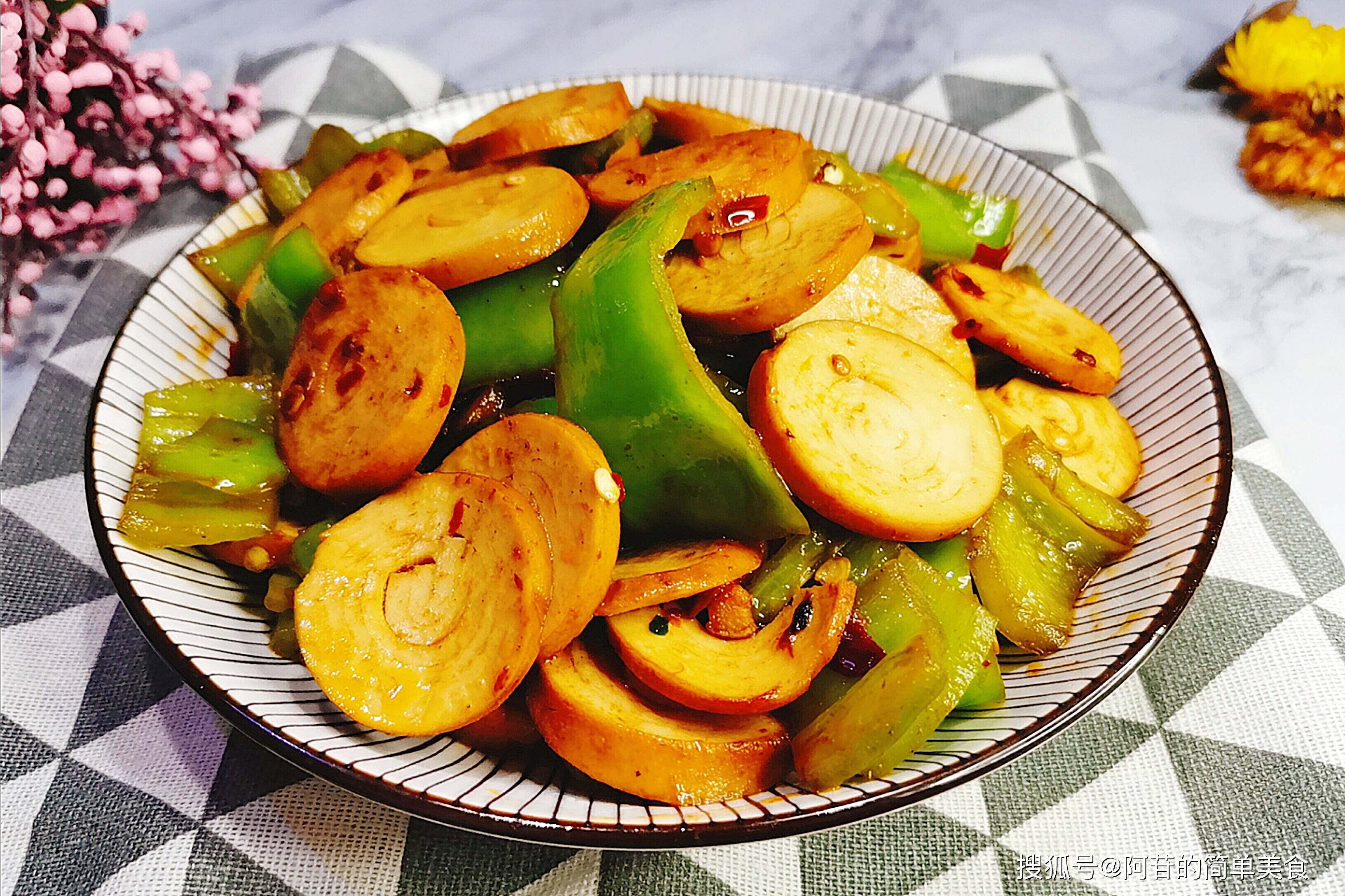 喜欢豆制品吗?这道超美味的青椒豆腐卷,绝对让你吃得心满意足