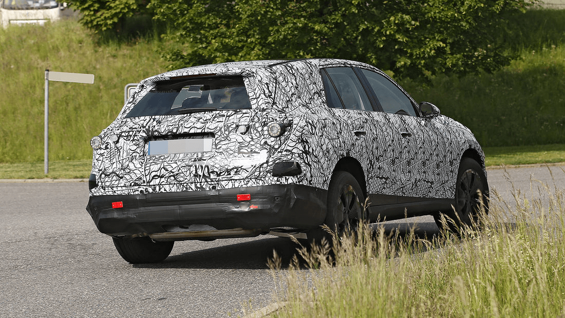 新一代奔驰glc路试谍照曝光 预计2022年推出