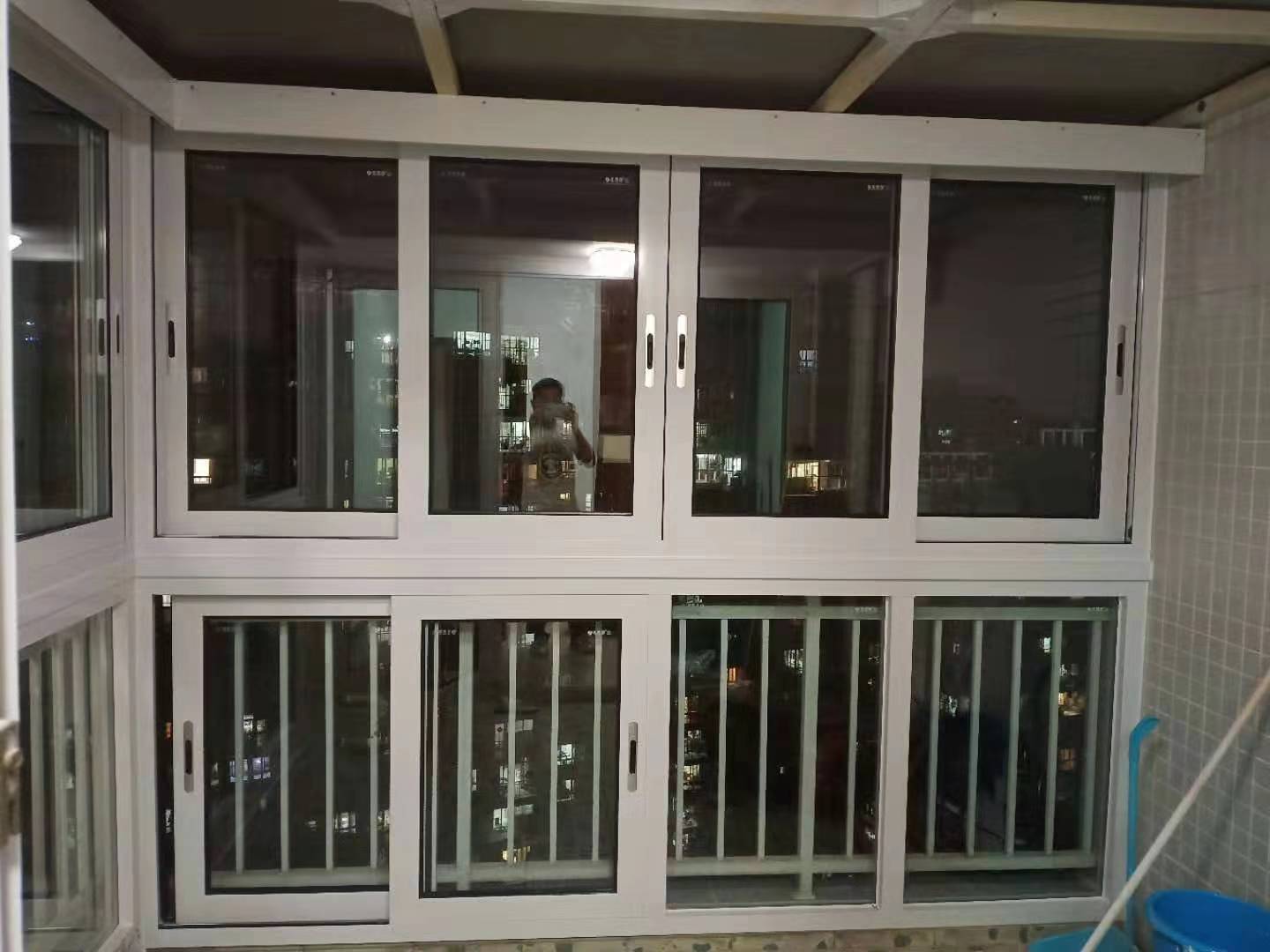 西北柳涛|断桥铝封阳台,该选平开窗还是推拉窗?