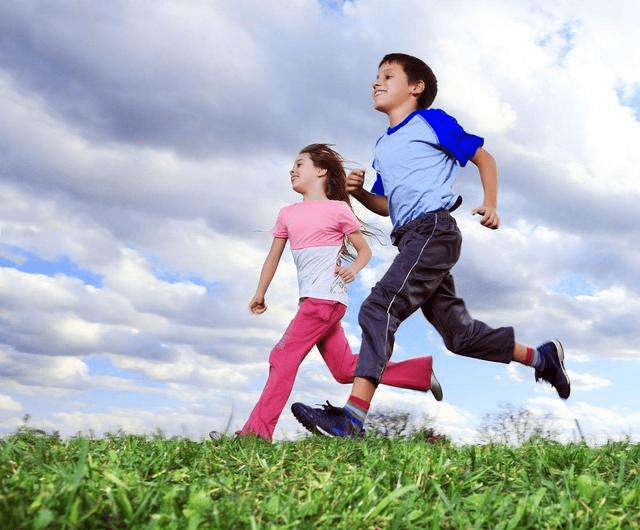 第四阶段:特殊运动才能阶段 十岁以后,孩子进入少年期,然后进入青年期