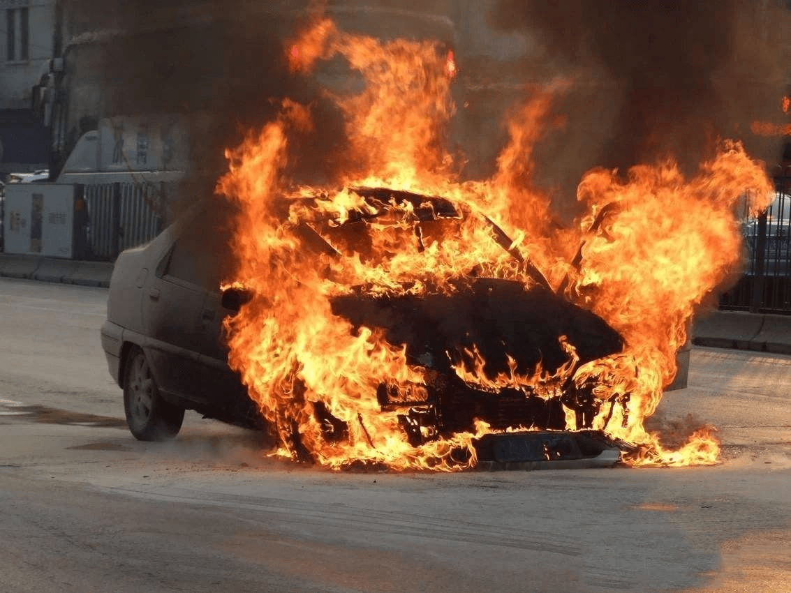 杭州5天内发生11起汽车自燃夏天用车不可大意这样更安全