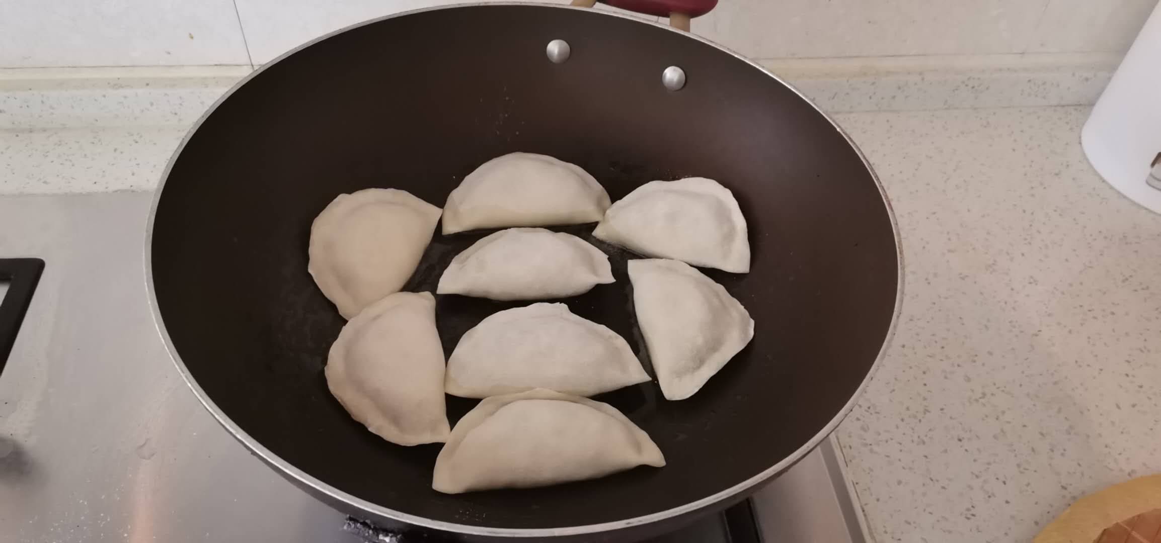 长春传统厨艺美食 鸡蛋韭菜馅饺饼