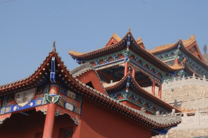 在玉田县,最著名的便是孟家泉遗址,在上个世纪时常有村民们在山上发现