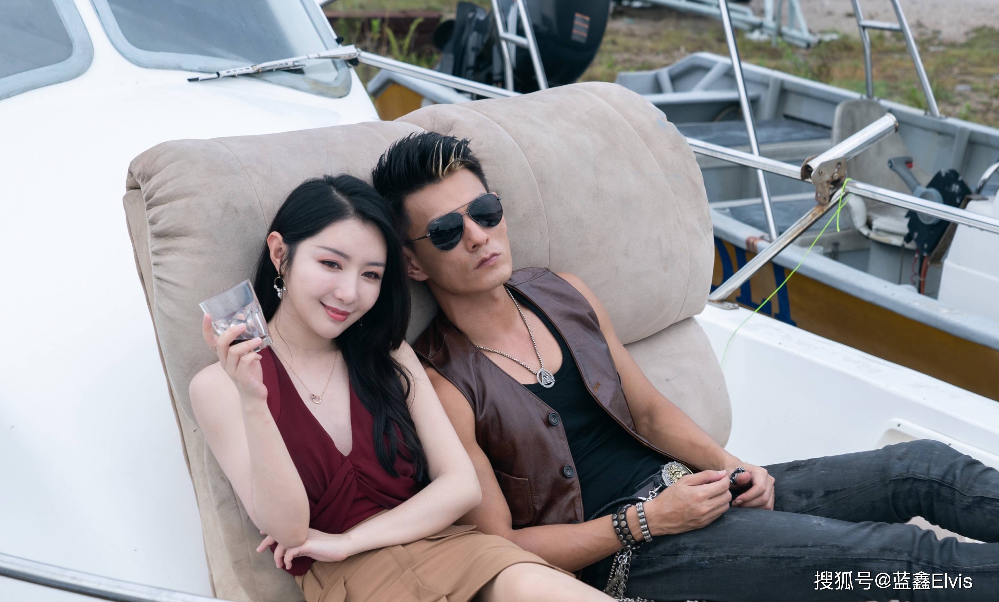 网剧《非黑即白》上淇剧照欣赏