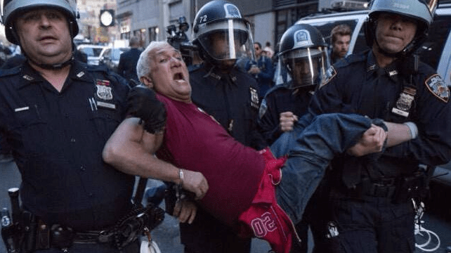 又是这个晋江人,在美国暴乱逃跑人群中,我们看到了他熟悉的身影