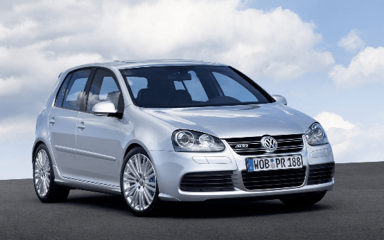 第五代高尔夫r32到了2006年,大众发布了第五代高尔夫r32.