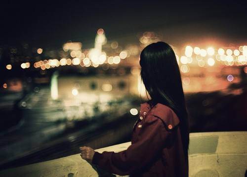 女人想念一个人不会直接告诉你而是聊天时给你这些信号