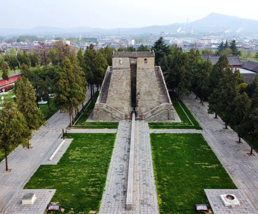 观星台与告成镇