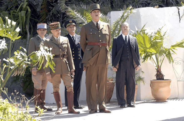 二战时法国总统为逃命,跳上他国飞机,是懦弱还是明智之举?