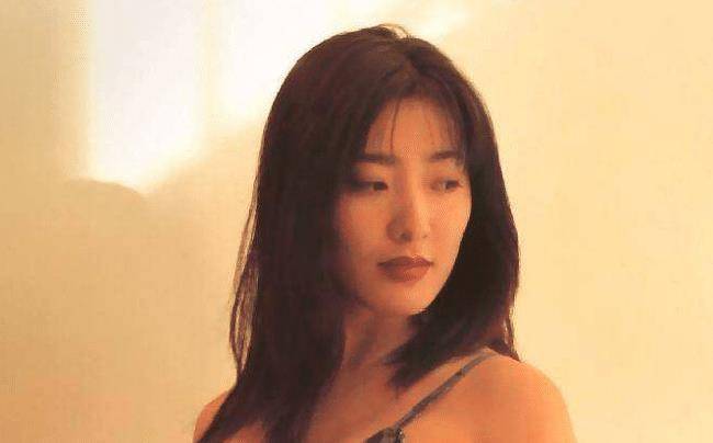 杨思敏凭借身材走红娱乐圈,表演非常敬业,受到众人钦佩