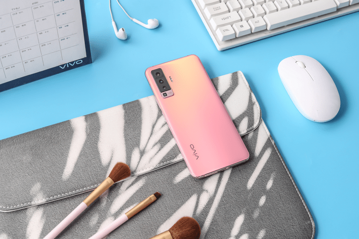 vivox50浅醺图赏雅致外观只是开胃小菜影像系统才是重头戏