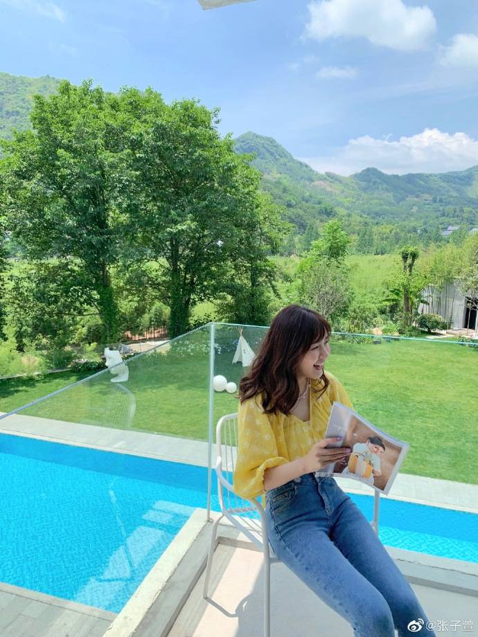 原创张子萱产后半年拍写真小腹平坦无一丝赘肉大秀细腰长腿超美