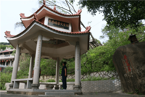 千年古刹 魅力龙池岩