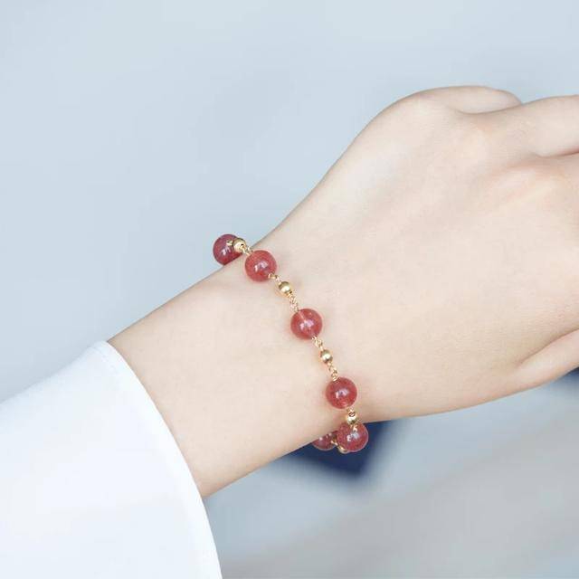 夏天手链必不可少,这些超好看又气质的款式,为你的穿搭加分