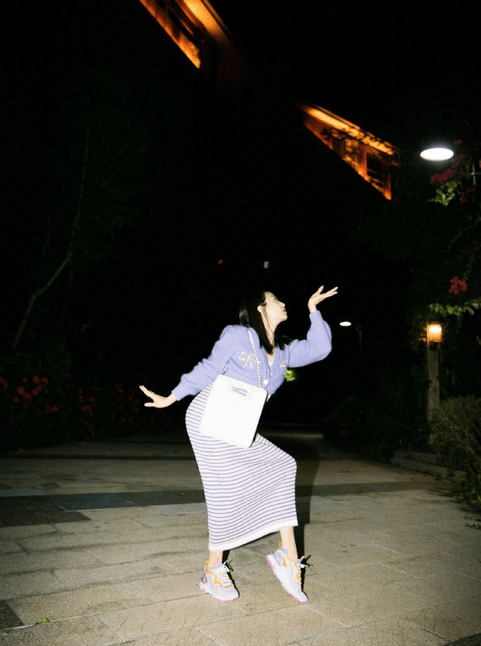 原创不会拍照怎么办?让宋茜带你解锁搞怪pose,分分钟出大片的节奏