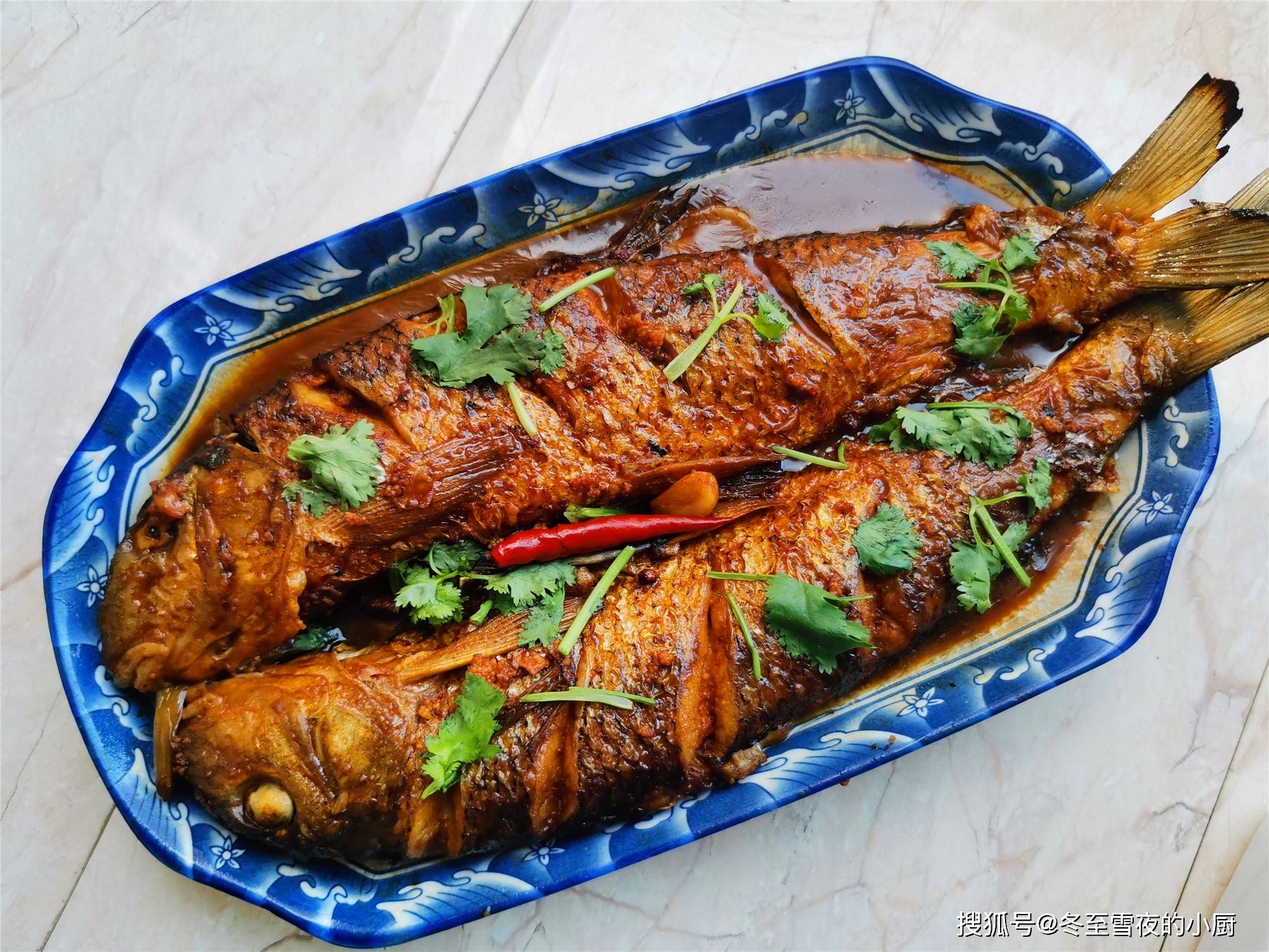 周末,家里来客人,做了一桌家常下酒菜,东北人看了肯定会流口水