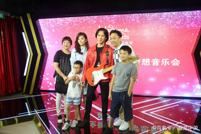 为情有独钟30年未嫁,黄家驹56岁仍独身的女友,也许才真的稀缺!