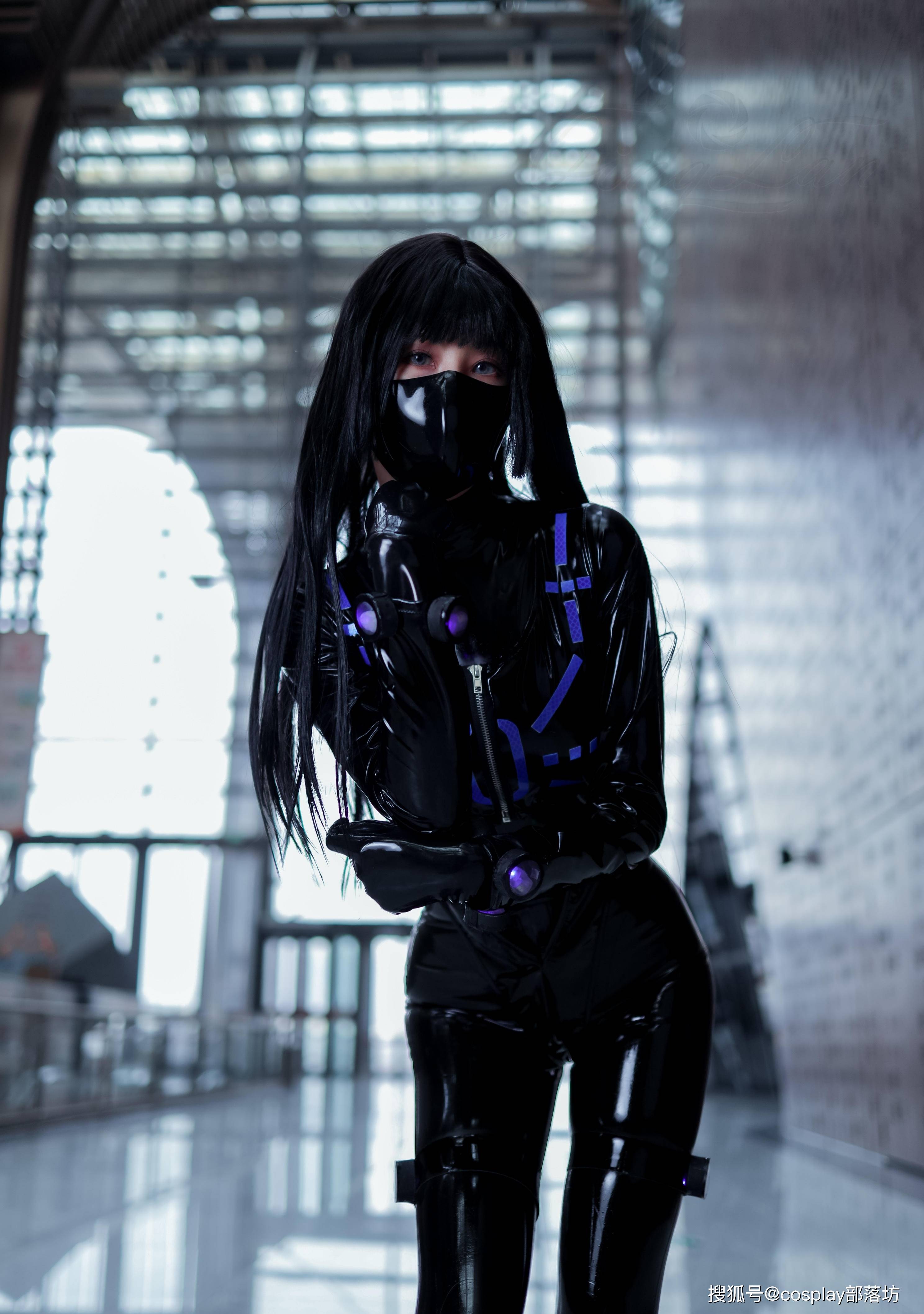 cos:漫展小姐姐的胶衣场照