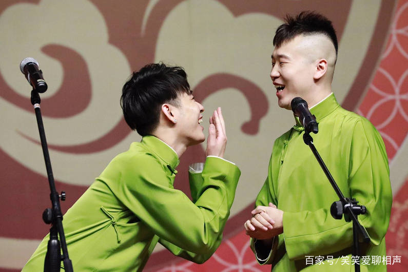 九辫天下第一好九郎的杂志人数太多拥挤到现在先给张云雷吆喝比较重要