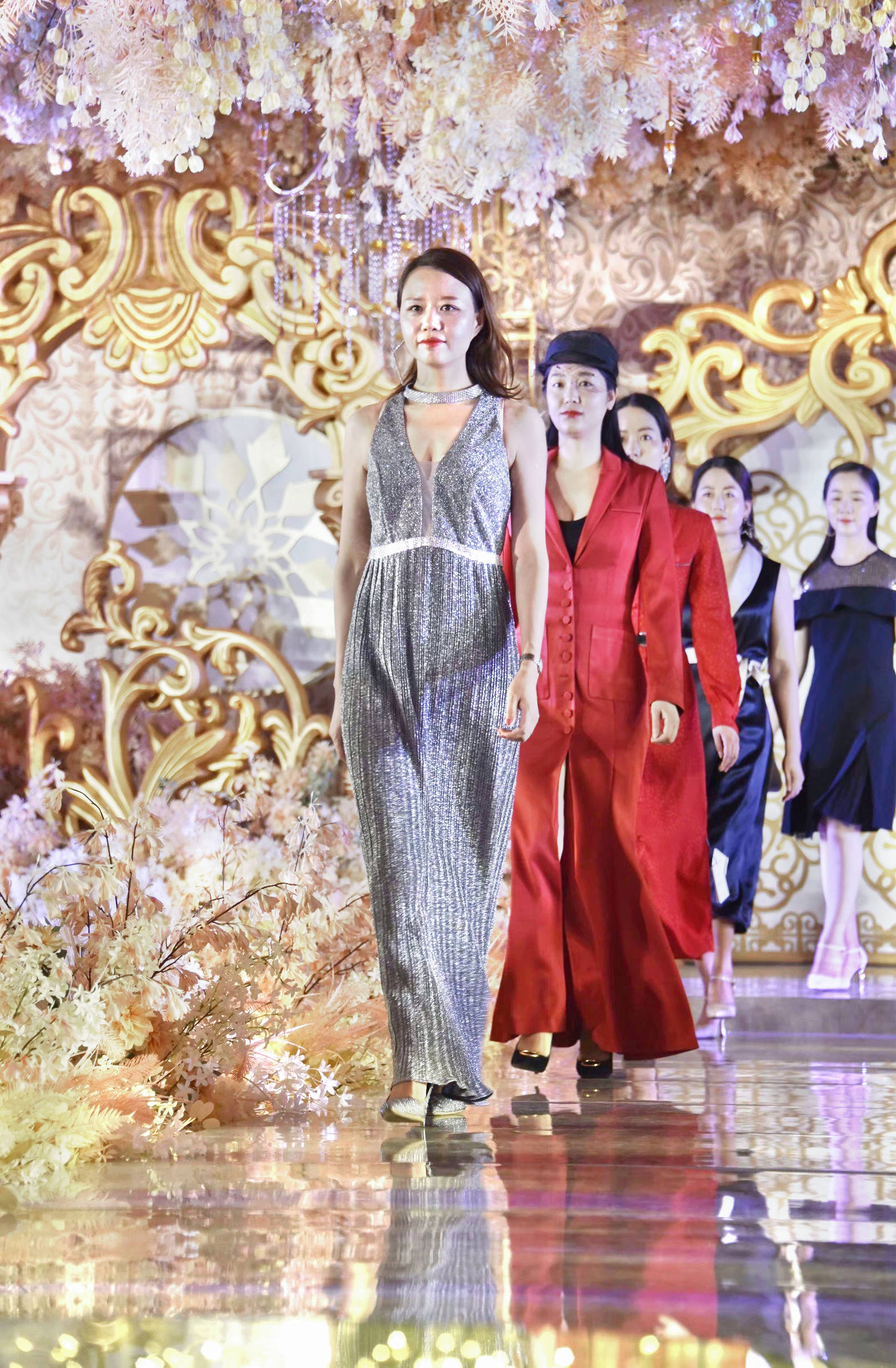 美呈"一件式优雅"连衣裙为江西名媛带来一场风华盛会