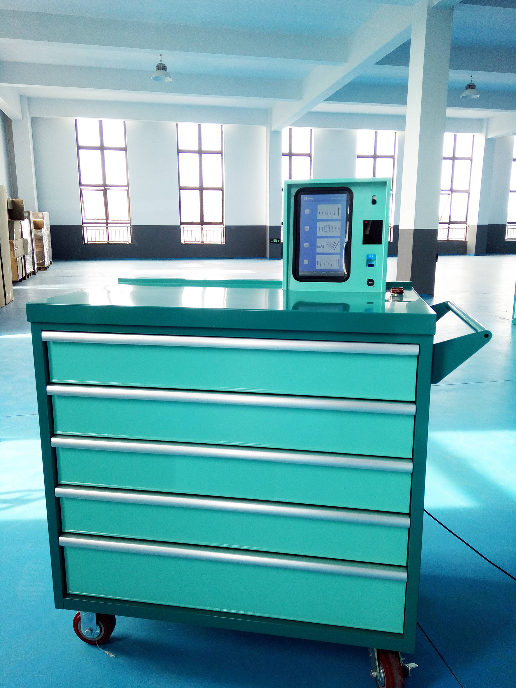 普通汽修工具车改造升级智能工具车方案 ——4s店轻松实现智能工具