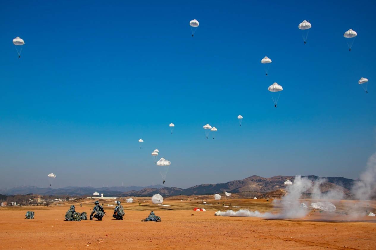 图为中国空降兵