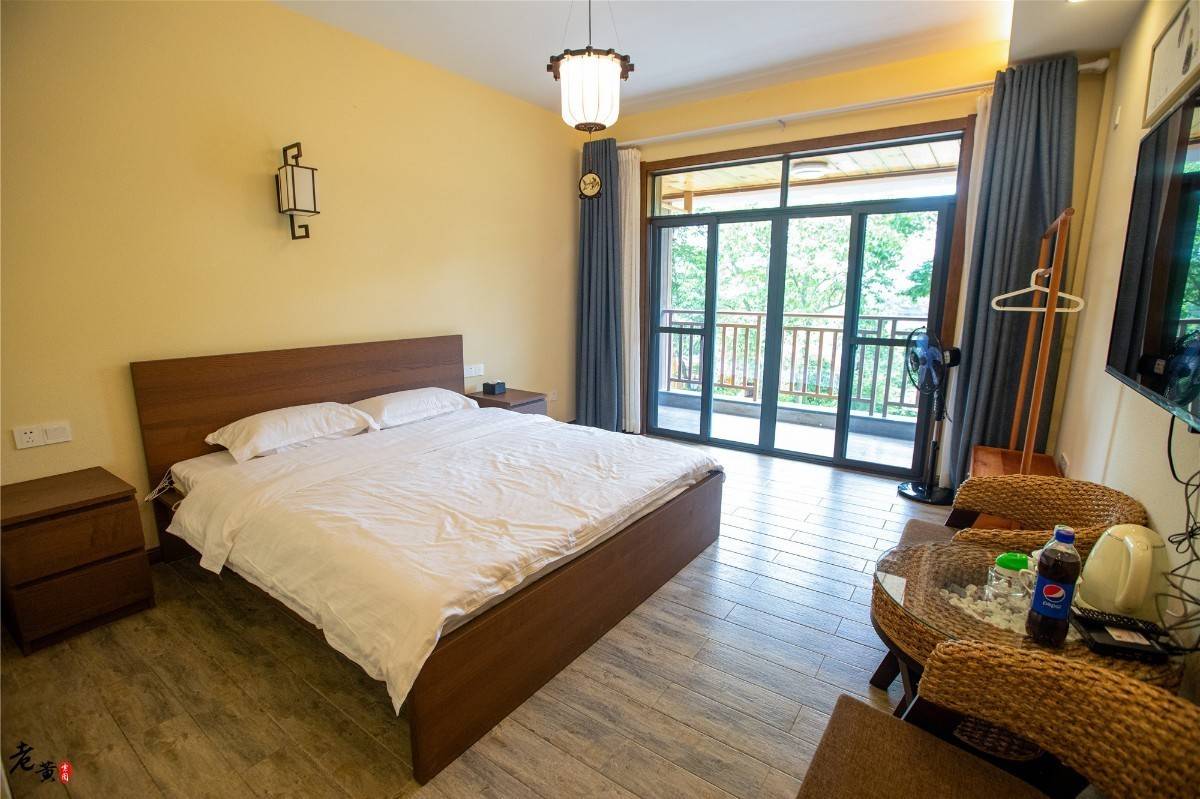 重庆涪陵武陵山涧一家普通民宿客栈,标价人均300,到底贵在哪儿