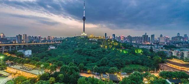 得益於漢水公園(部分已建成),項目與公園之間還規劃了城市綠線,蟠龍路