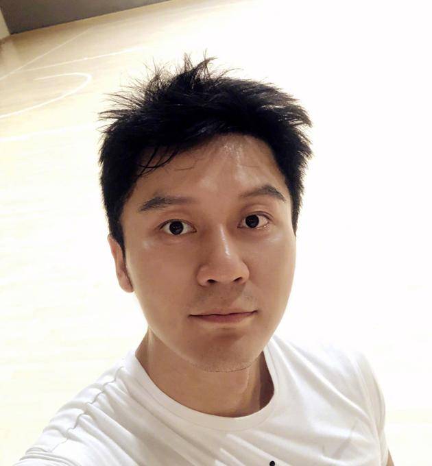 李晨发文为范丞丞庆生,送祝福同时不忘宣传其新歌