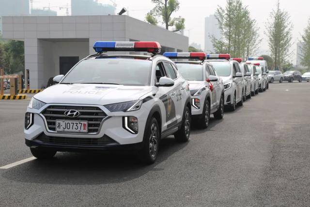 强化警务保障 常德鼎城公安举行新警车发放仪式