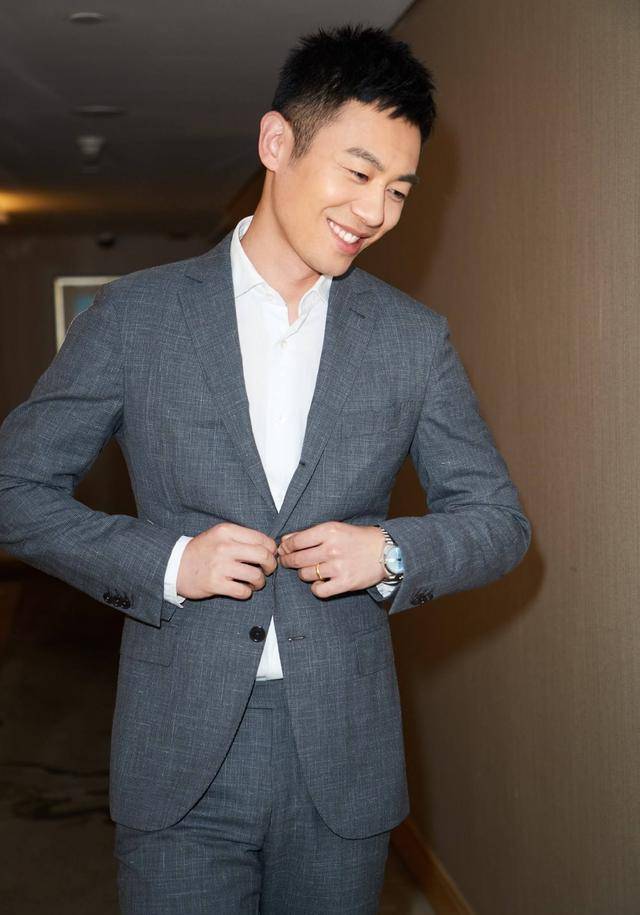 硬汉朱亚文与初恋女友恩爱九年为何最后娶了陈思诚前女友