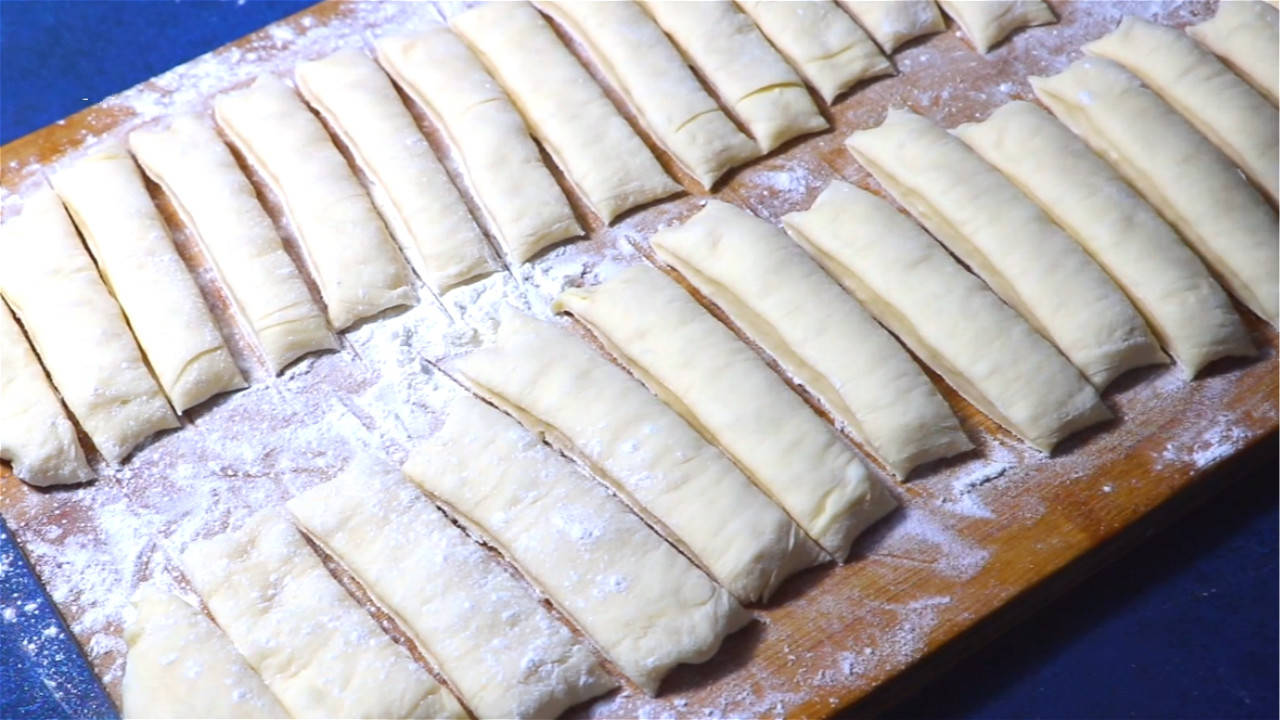 教你在家就能做的油条,口感松脆有韧性,健康又好吃,步骤简单