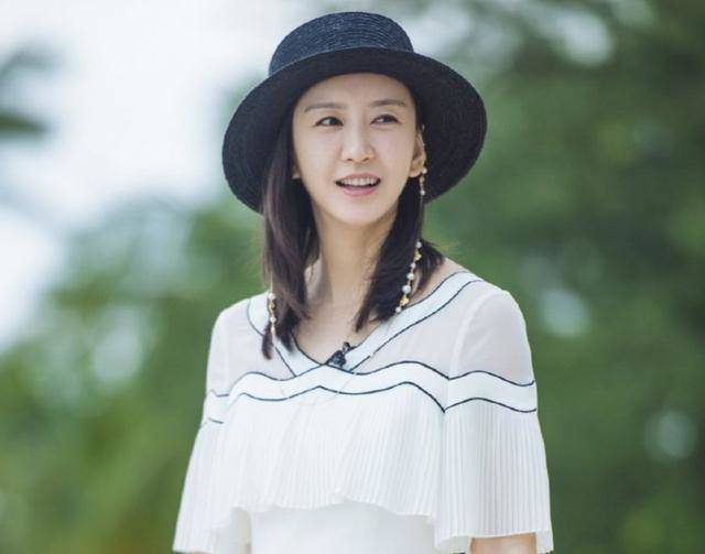 凌潇肃老婆唐一菲点赞蓝盈莹的黑料,是吃瓜手滑还是趁机报复?