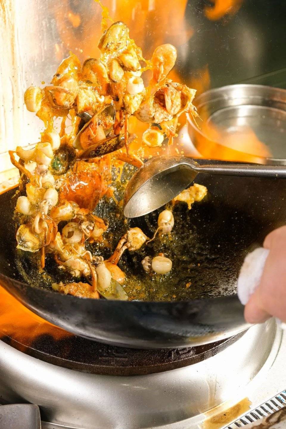 秘制底料大火猛炒